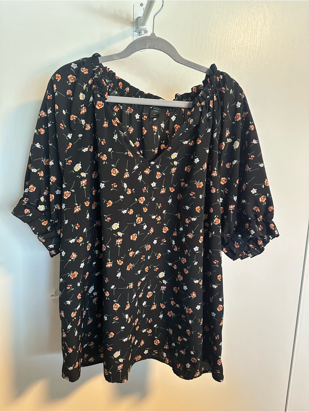 SHEIN Black Floral Off-Shoulder Blouse with Puff Sleeves Size 4X